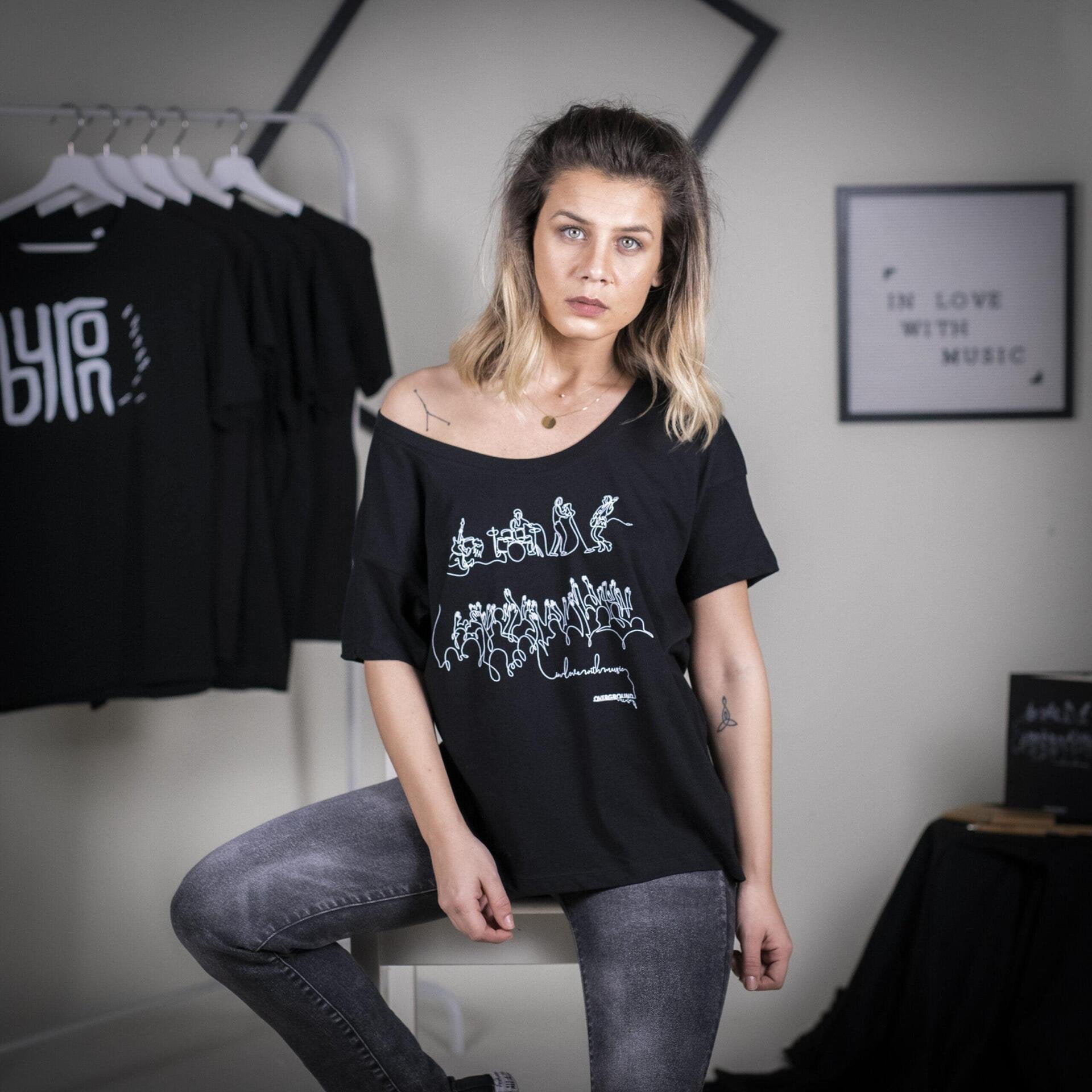 Tricou In Love With Music negru (girlie)